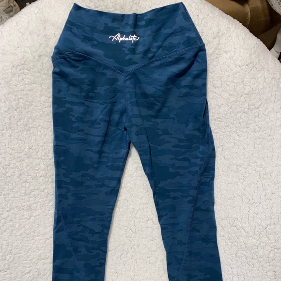 Alphalete Surface power leggings blue camo - size small - Picture 2 of 4
